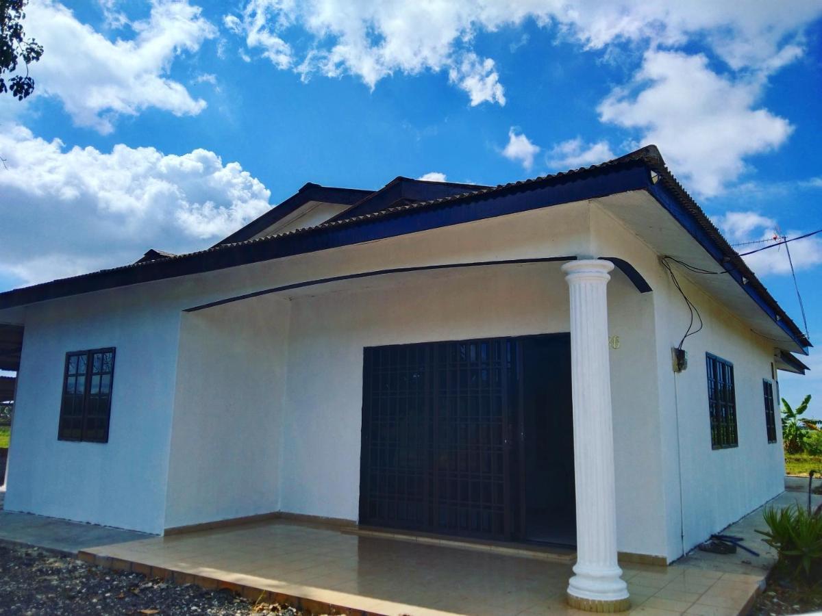 Casa Villa Homestay Sekinchan Eksteriør bilde